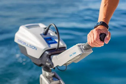 What is the Range of an Electric Boat Outboard on a Single Charge?